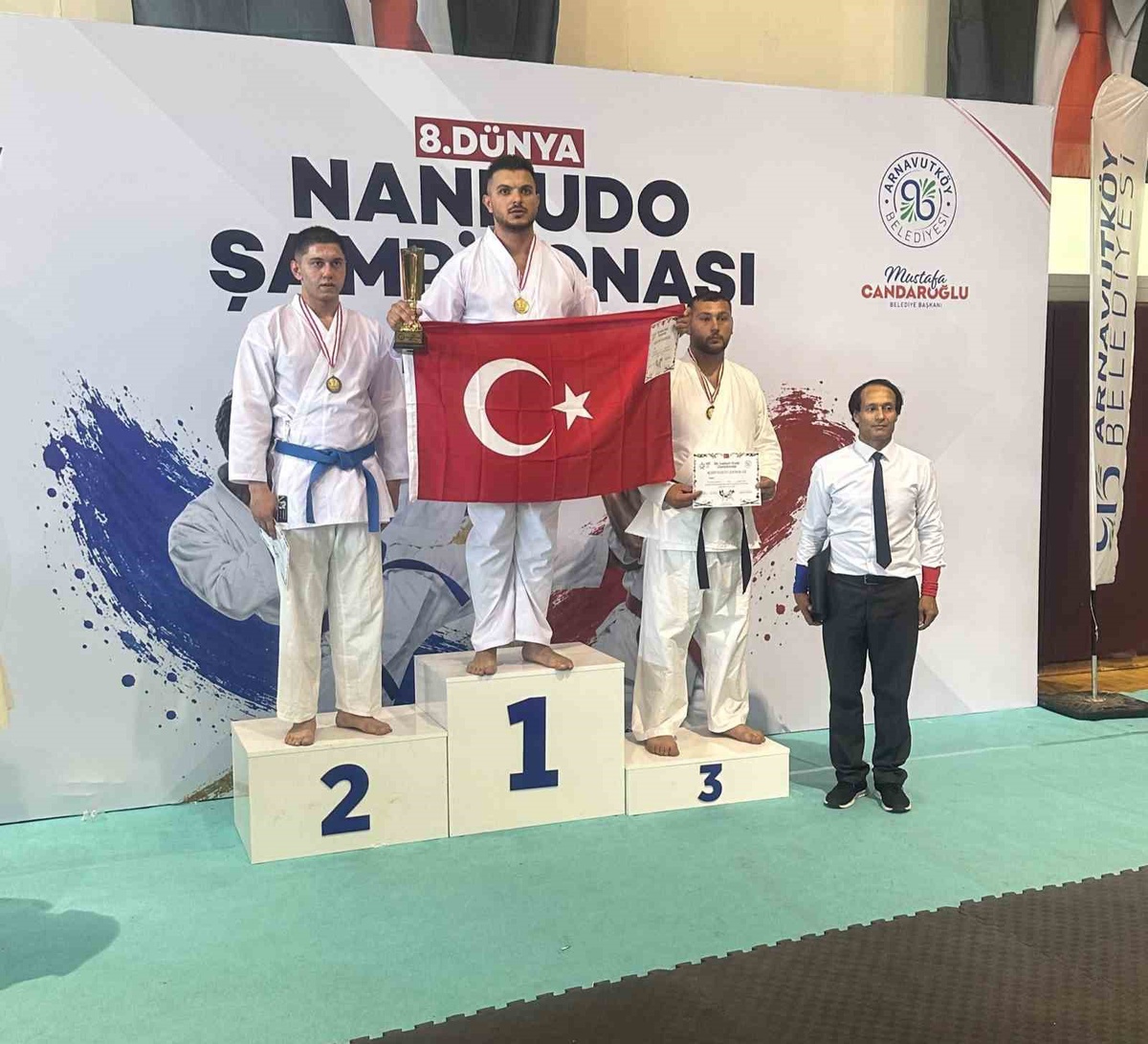 Aydın Şehir Hastanesi'nde yoğun bakım hemşiresi Akküç, Nanbudo dünya şampiyonu oldu
