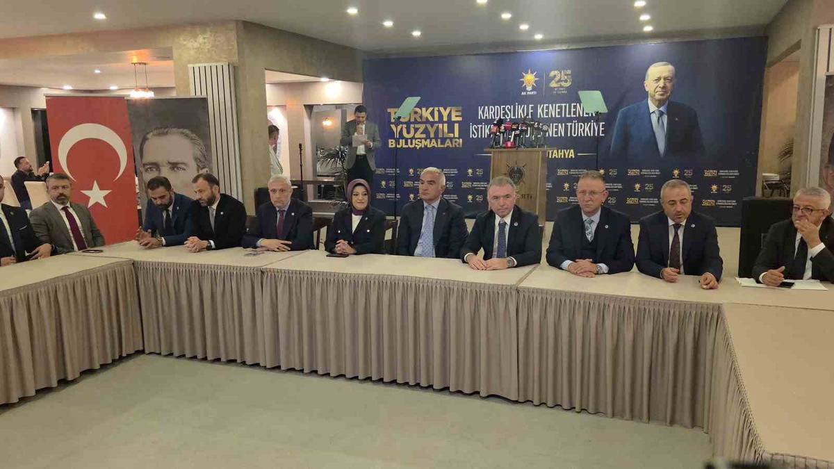 Bakan Ersoy: 'Türkiye olarak kendi yolunu çizebilen ender ülkelerdeniz'