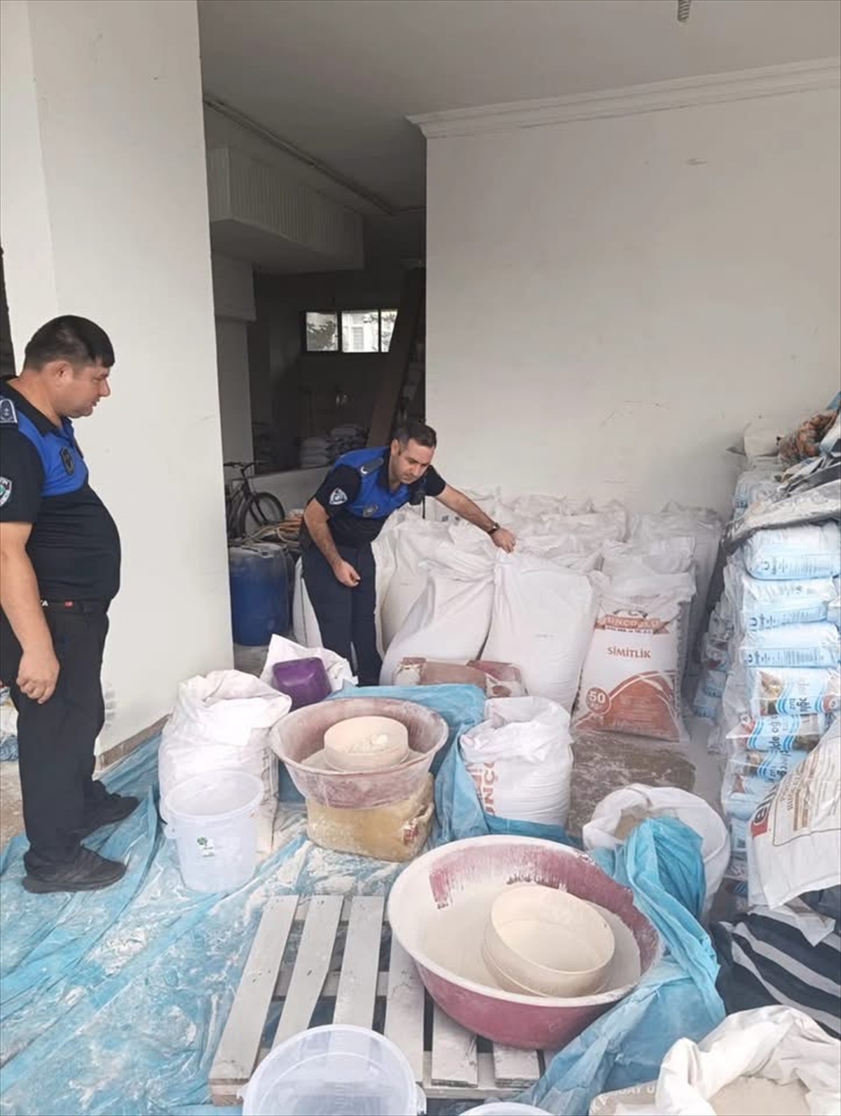 Bartın'da 7,5 ton böceklenmiş un imha edildi, iş yeri mühürlendi