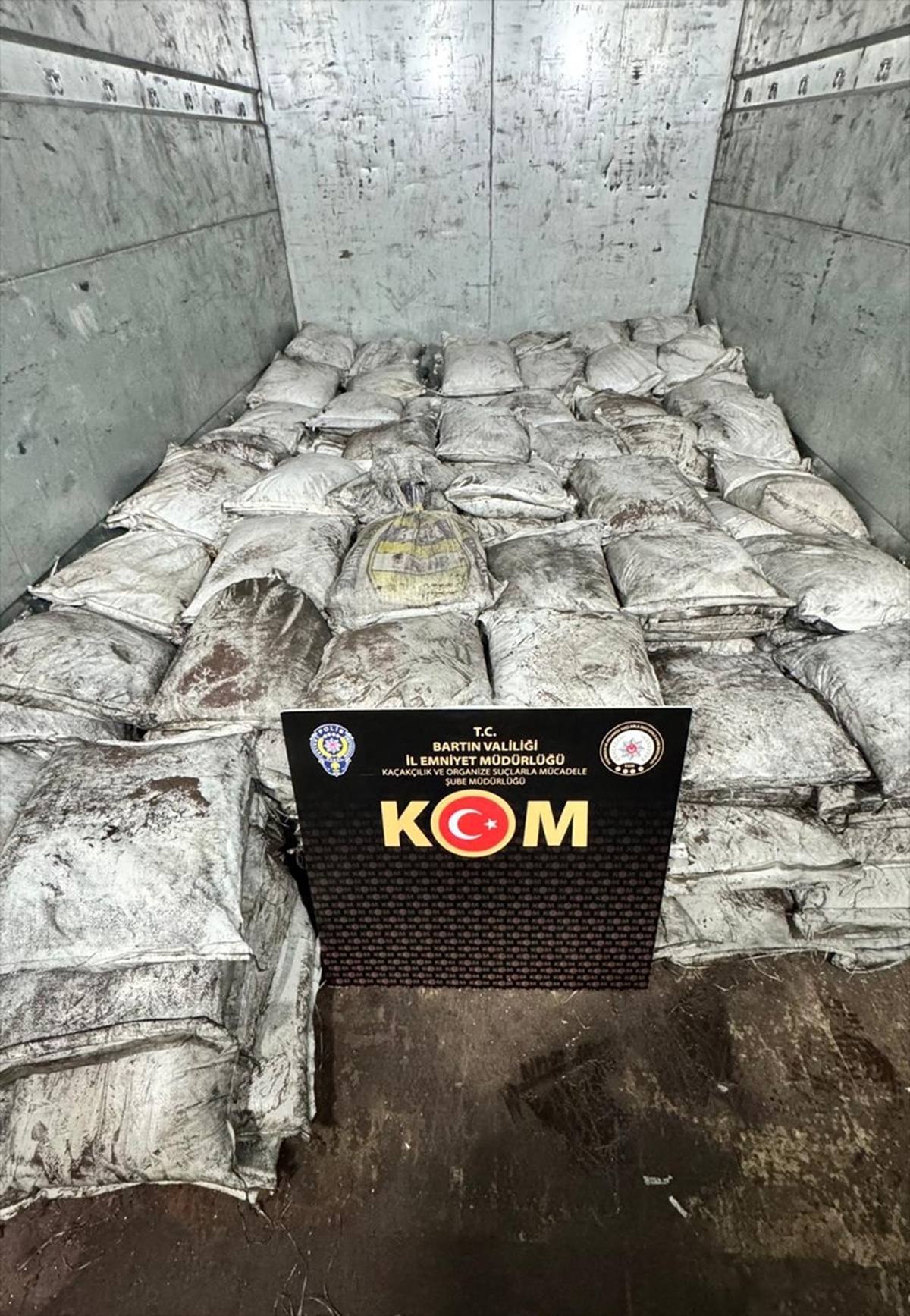 Bartın'da 8 ton titanyum olduğu değerlendirilen madde bulundu, 3 şüpheli gözaltına alındı