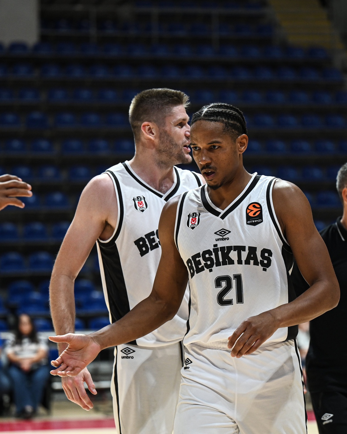Beşiktaş, Euroleague'de Maccabi Tel Aviv'i 109-93 yenerek ilk galibiyetini aldı