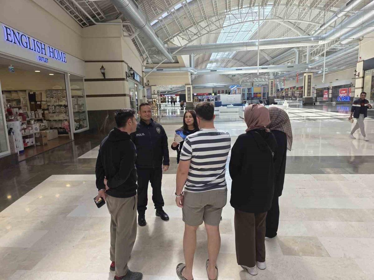 Bilecik Bozüyük'te polis 54 vatandaşa dolandırıcılık ve KADES bilgilendirmesi yaptı
