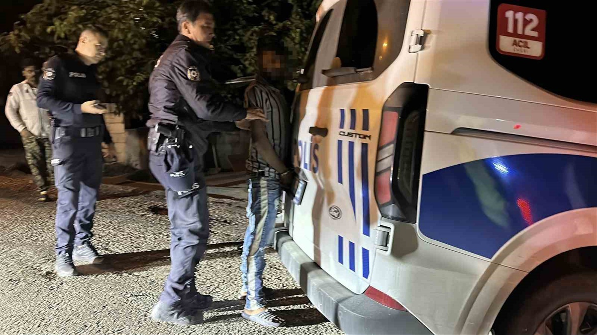 Burdur'da 2 araca çarpan sürücü kaçarken yakalandı, 1.96 promil alkollü çıktı