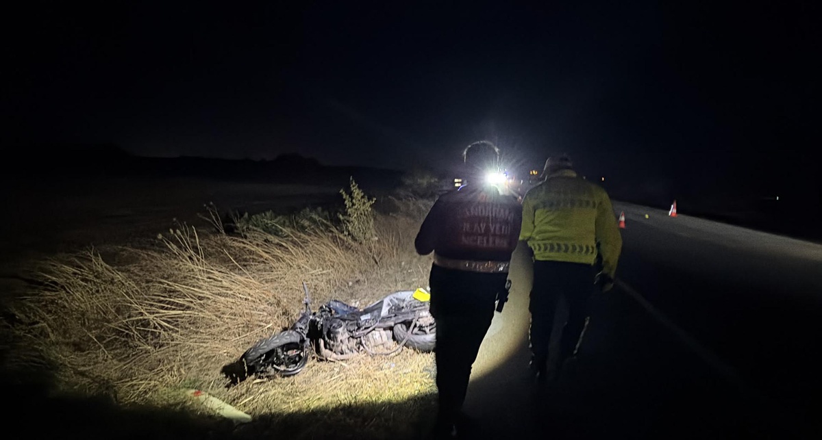 Çorlu'da motosiklete çarpıp kaçan aracın sürücüsü aranıyor, 17 yaşındaki liseli öldü