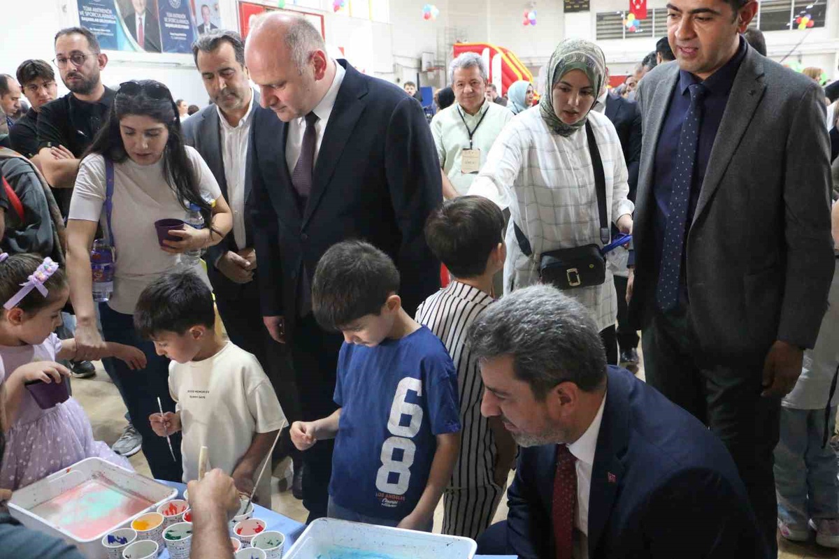 Diyarbakır’da 'Maarifin Kalbinde Oyun, Aile ve Çocuk Günü' etkinliği