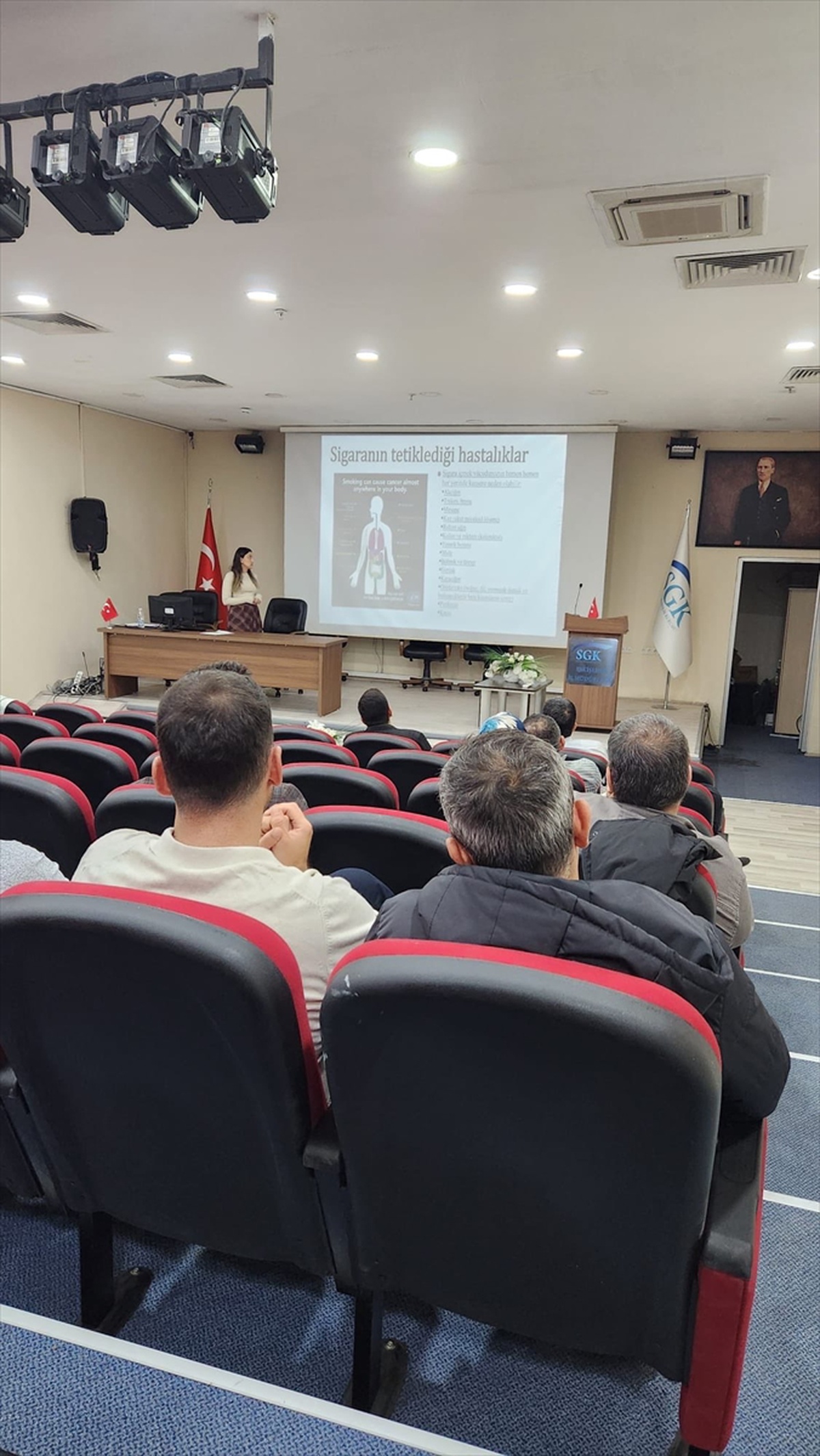 Eskişehir'de SGK personeline yerinde sigara bırakma polikliniği anlatıldı