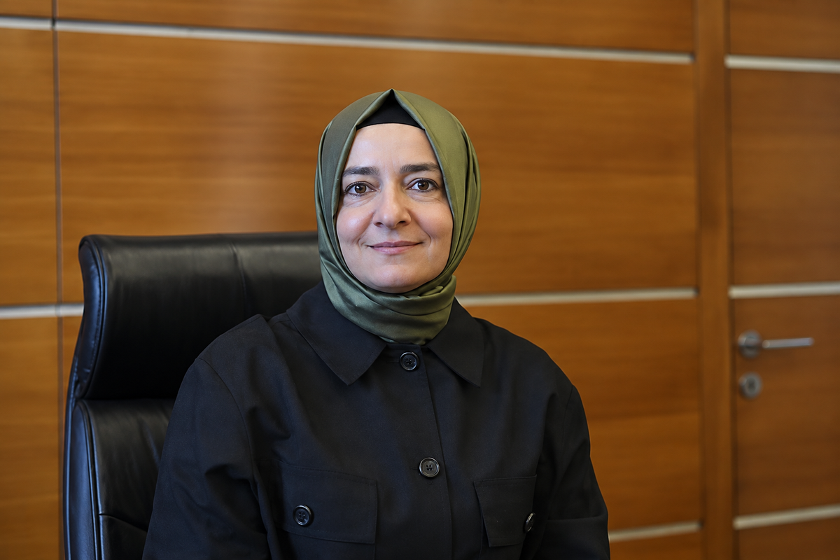 Gazeteci İsmail Kılıçarslan'dan Fatma Betül Sayan Kaya'ya zehir zemberek sözler: 165 milyon lirayı nereden buldun?