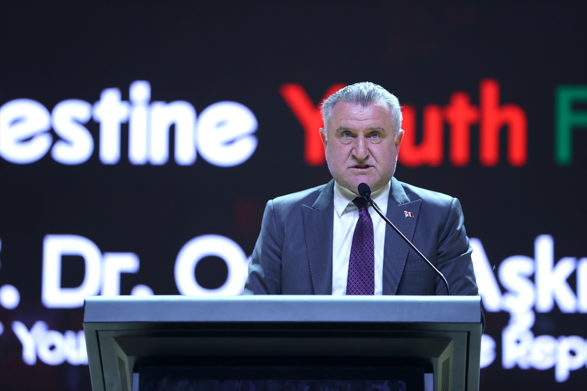 Gençlik ve Spor Bakanı Osman Aşkın Bak, Filistin Gençlik Forumu'nda konuştu: