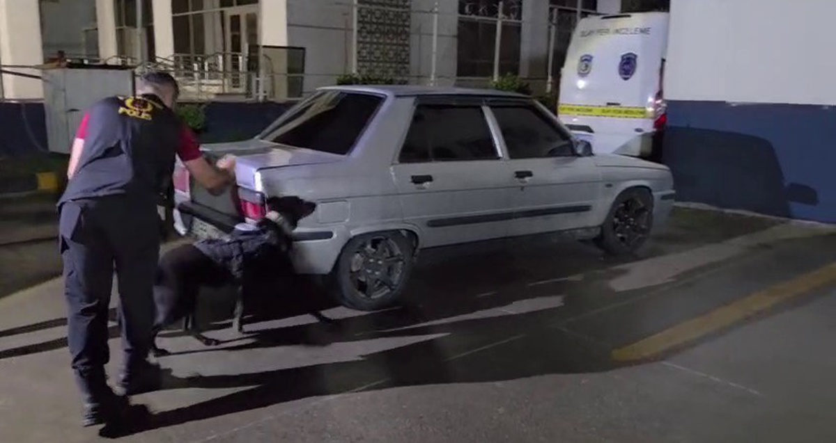 Hatay'da araç motoruna saklanan 522 gram kokain ele geçirildi, 2 kişi tutuklandı