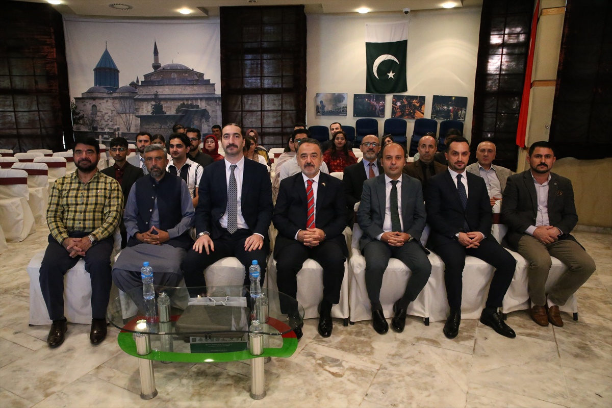 İslamabad Büyükelçiliğinde Türkiye Bursu kazanan Pakistanlılara oryantasyon yapıldı