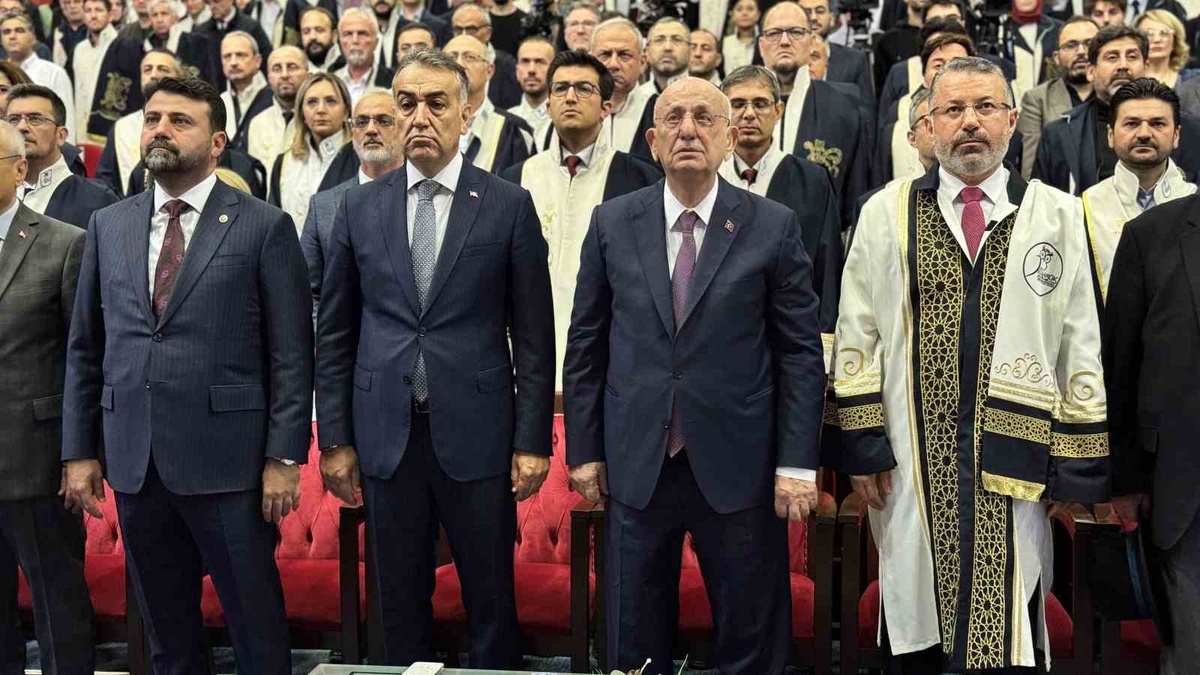 İsmail Kahraman, 15 Temmuz'u Türkiye'nin işgali teşebbüsü olarak nitelendirdi