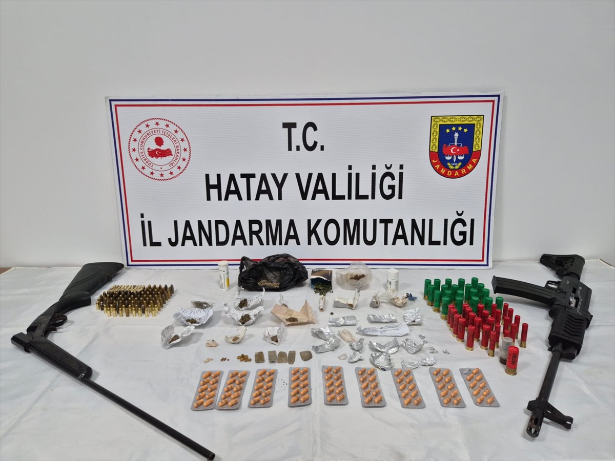 Jandarma, Hatay Dörtyol'da uyuşturucu operasyonunda 4 şüpheliyi gözaltına aldı