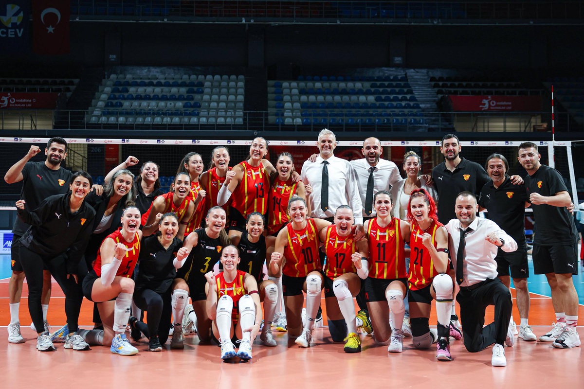 Kadınlar Kupa Voley'de Aras Kargo çeyrek finale yükseldi, Göztepe ve Manisa elendi