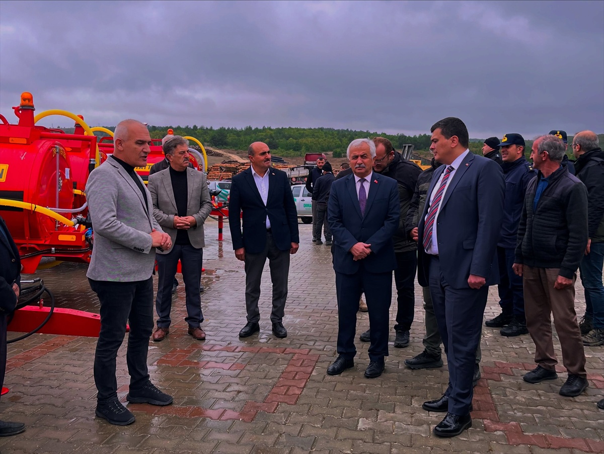 Kastamonu Devrekani'de orman köylülerine ORKÖY ile 17 sulama tankeri teslim edildi