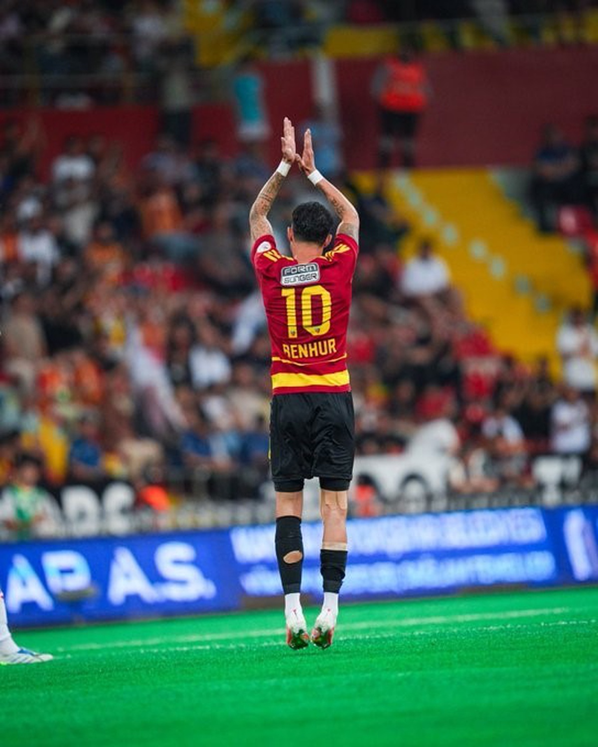 Kayserispor'a 11 yıl sonra dönen Benhur Keser, şampiyonluk hedefini anlattı