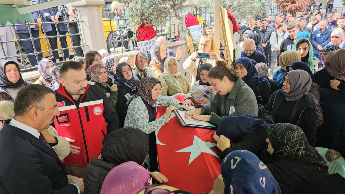 Kömür silosuna düşen madenci Ufuk Demir toprağa verildi, eşi 2 aylık hamile