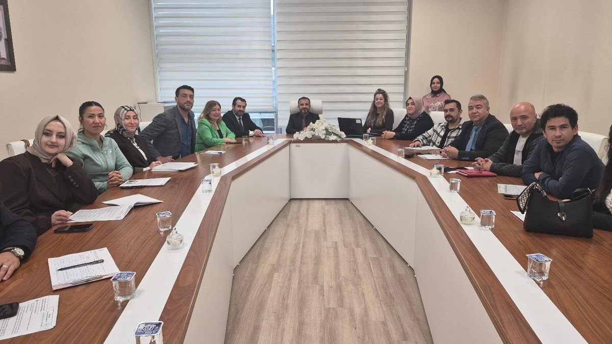 Kütahya'da otizm projesi 9 kamu kurumu ve 1 STK temsilcilerine anlatıldı