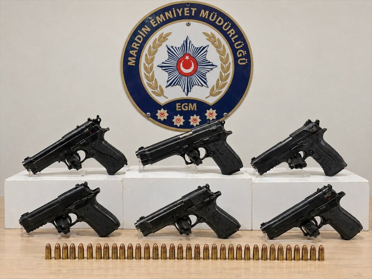 Mardin'de operasyonlarda ruhsatsız 6 tabanca ve 33 fişek ele geçirildi
