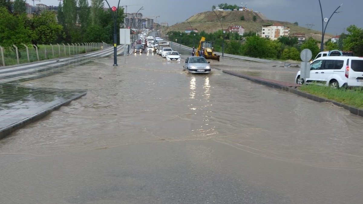 Meteoroloji 13. Bölge Müdürlüğü, Malatya'da kuvvetli yağış için vatandaşları uyardı