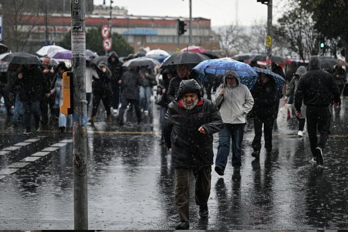 Meteoroloji'den İstanbul dahil 20 ile sarı kodlu uyarı! Sağanak ve fırtına geliyor