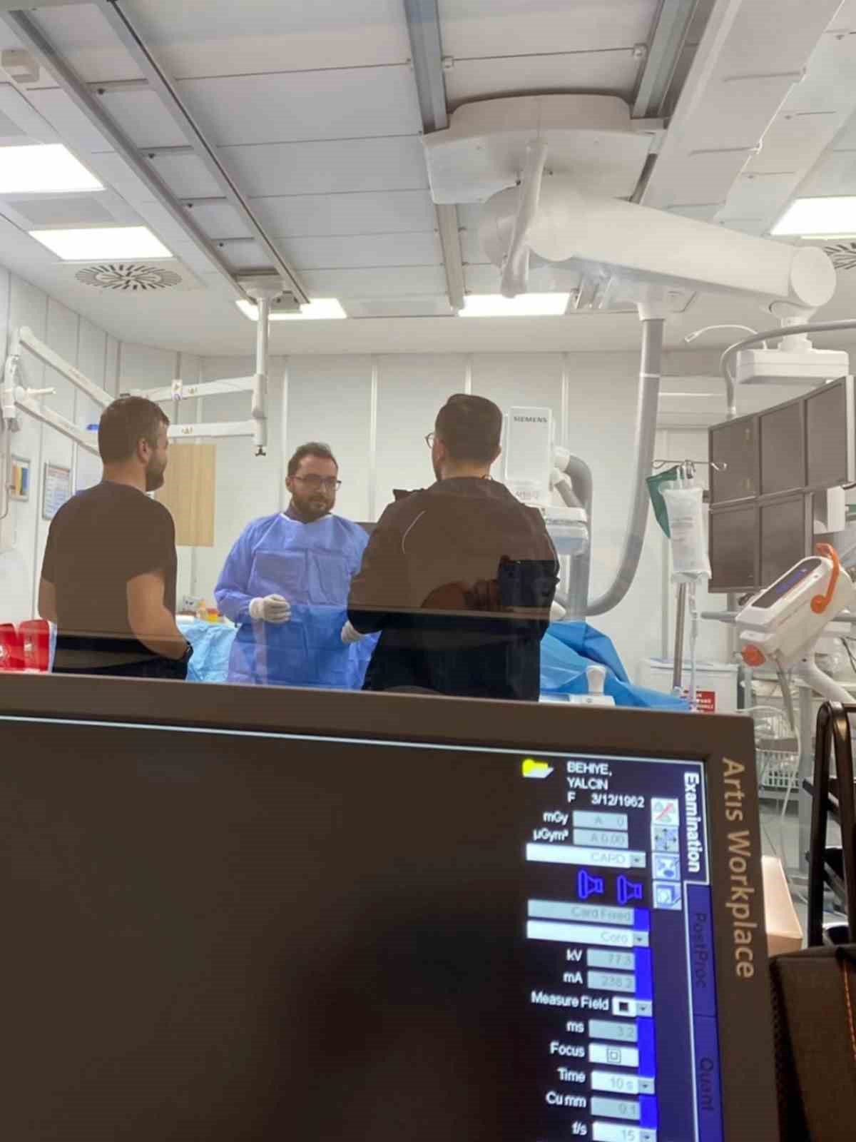 Niğde'de hastanede katetere bağlı Vena Kava Süperior Sendromu başarıyla tedavi edildi