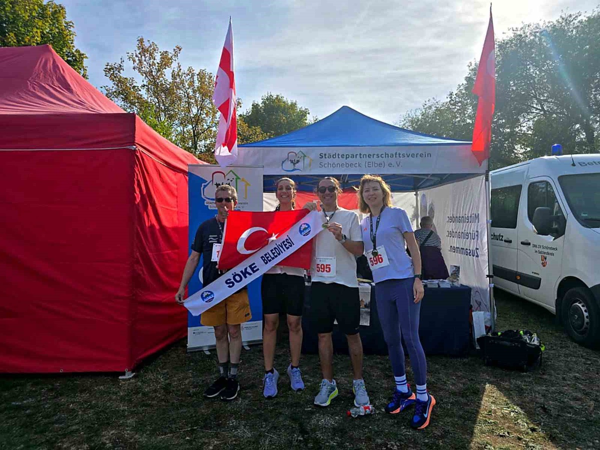 Schönebeck'te Üç Köprü Koşusu'na yaklaşık 700 sporcu katıldı, Söke temsil edildi.