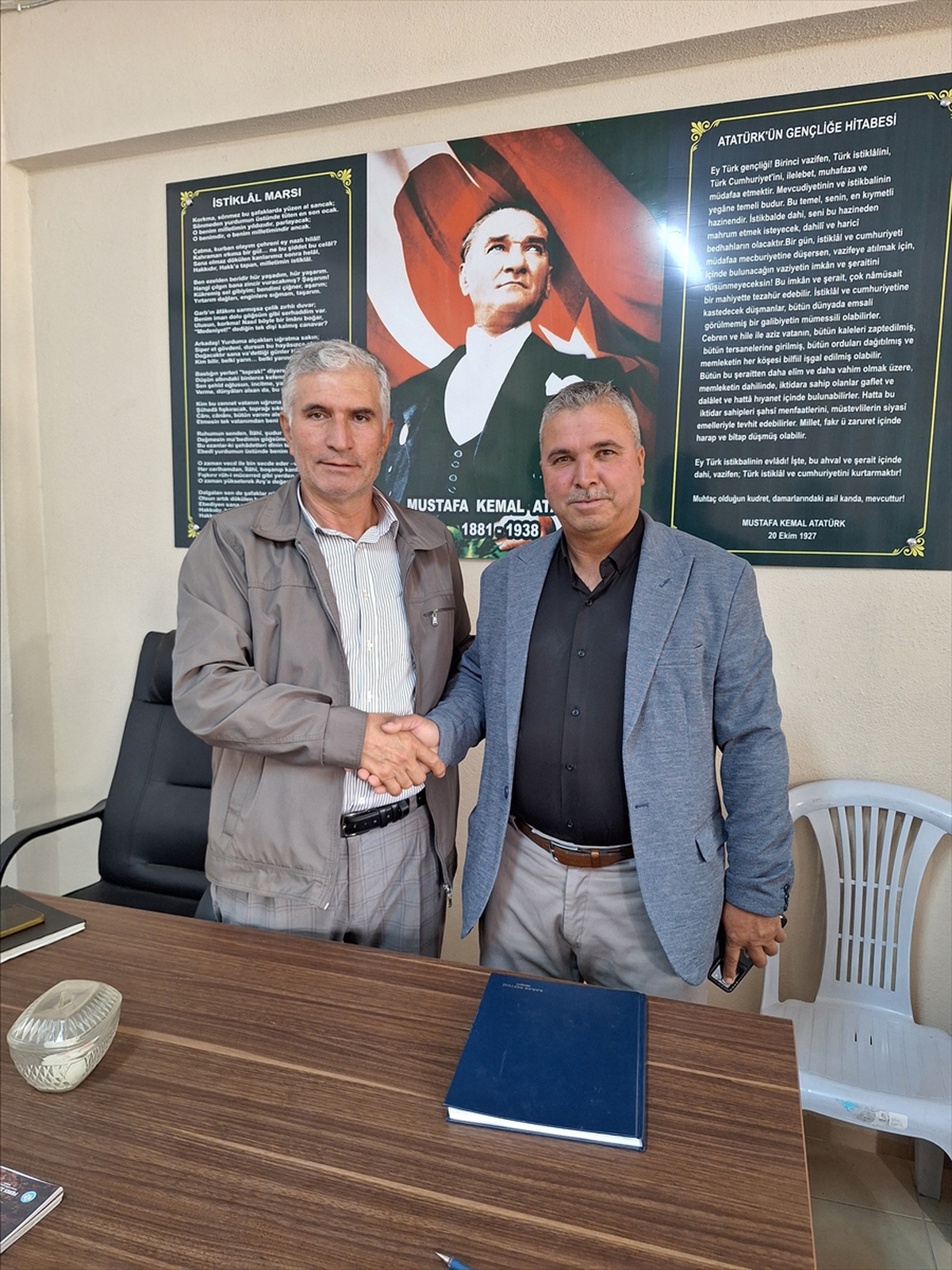 Selendi Muhtarlar Derneği'nin olağan genel kurulunda başkanlığa Zeki Kartal seçildi
