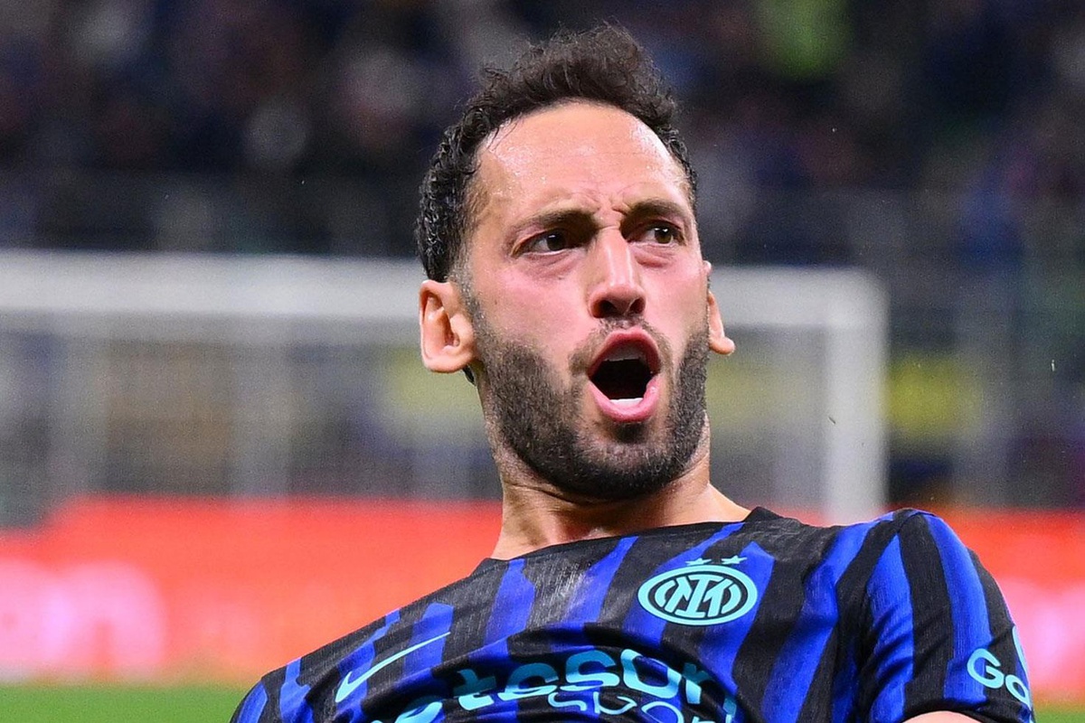 Serie A'da ayın en güzel golü Hakan Çalhanoğlu'ndan