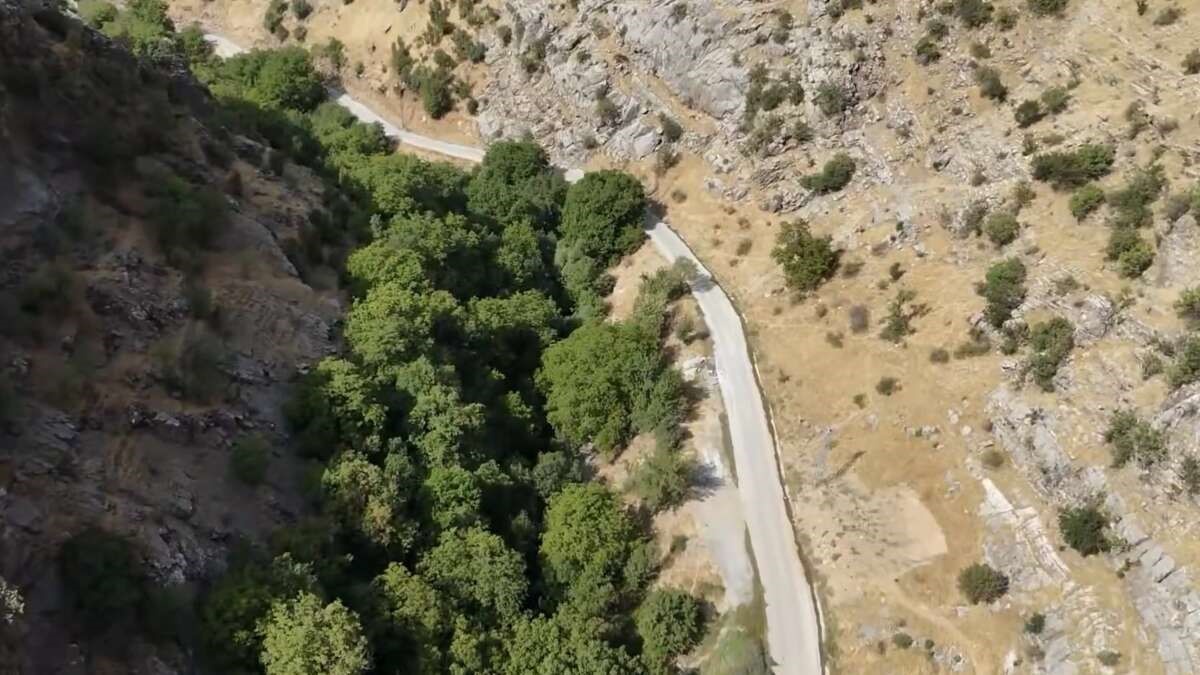 Şırnak Beytüşşebap'ta Ballı Mahallesi yolunun 1 kilometrelik beton bölümü tamamlandı