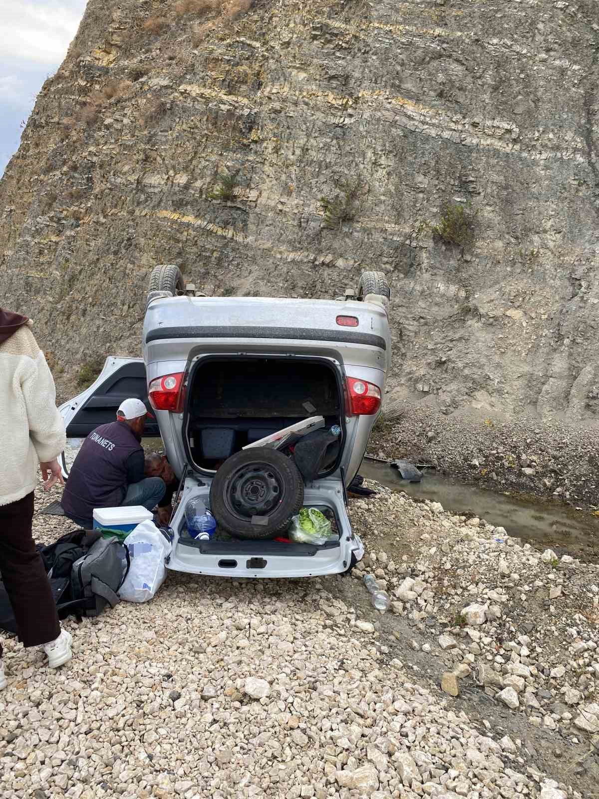 Tekirdağ Şarköy'de kontrolden çıkan otomobil takla attı, 2 kişi yaralandı