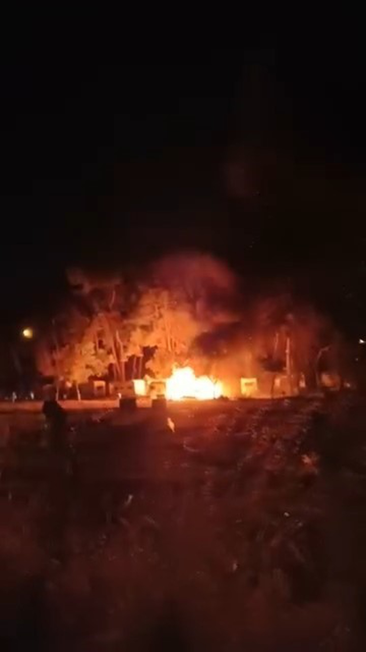 Tekirdağ Süleymanpaşa'da çıkan yangında çekme karavan kullanılamaz hale geldi