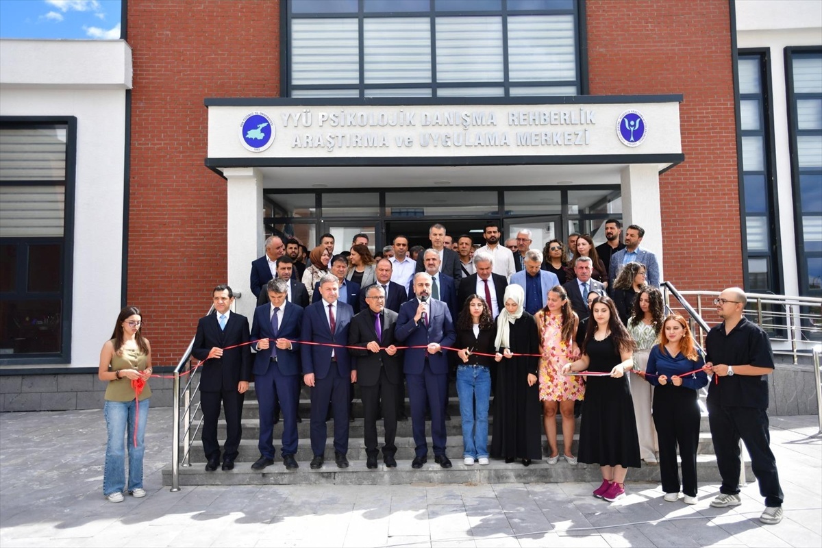 Van YYÜ PDR Merkezi'nin 1100 metrekarelik yeni hizmet binası törenle açıldı