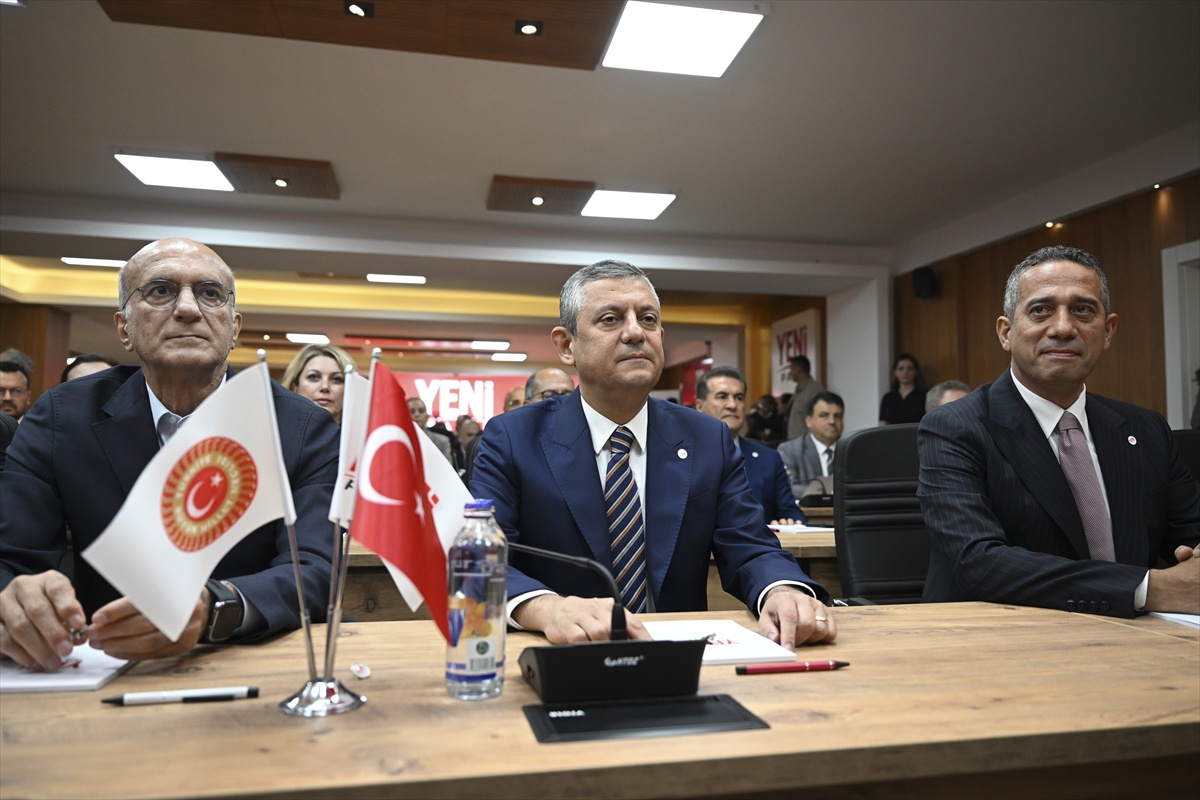 Yeni Parti Genel Başkanı Özel, fon soruşturmasında ciddi takip yapacağını açıkladı