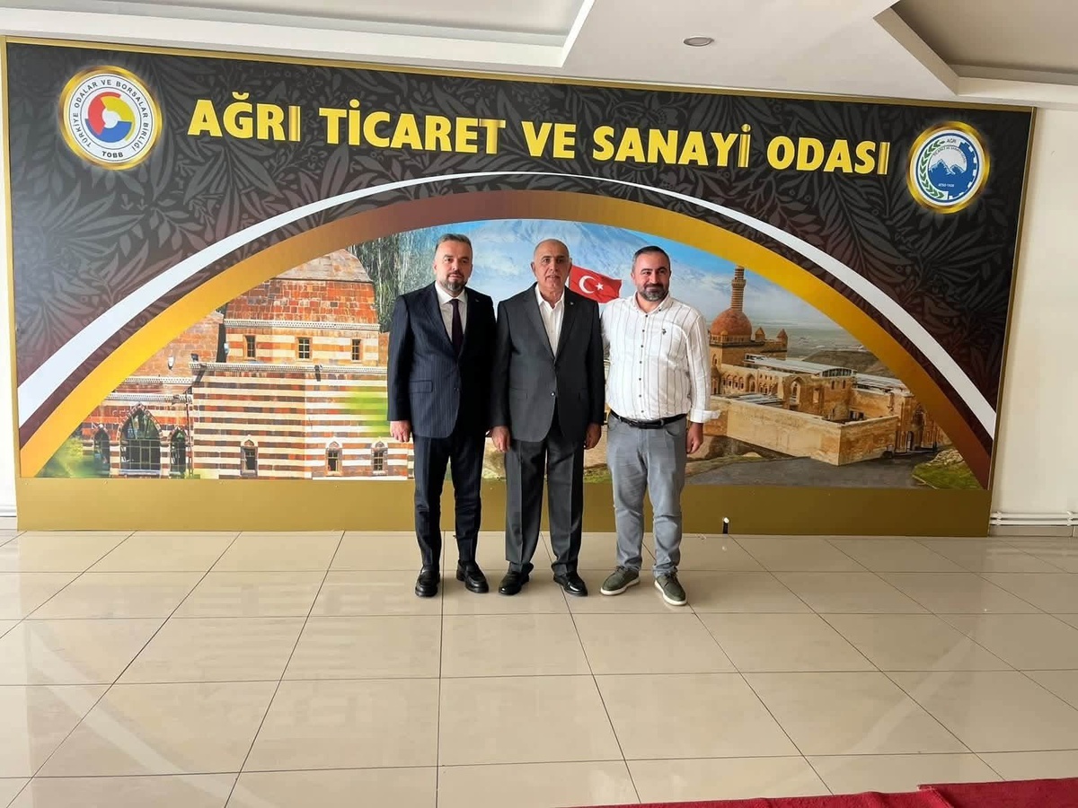ZÜCDER heyeti Ağrı’da ATSO’yu ziyaret ederek ortak projeleri görüştü
