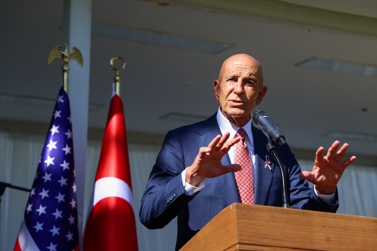 ABD'li Tom Barrack, Irak silahlı kuvvetlerinde tek komuta fırsatı doğduğunu söyledi