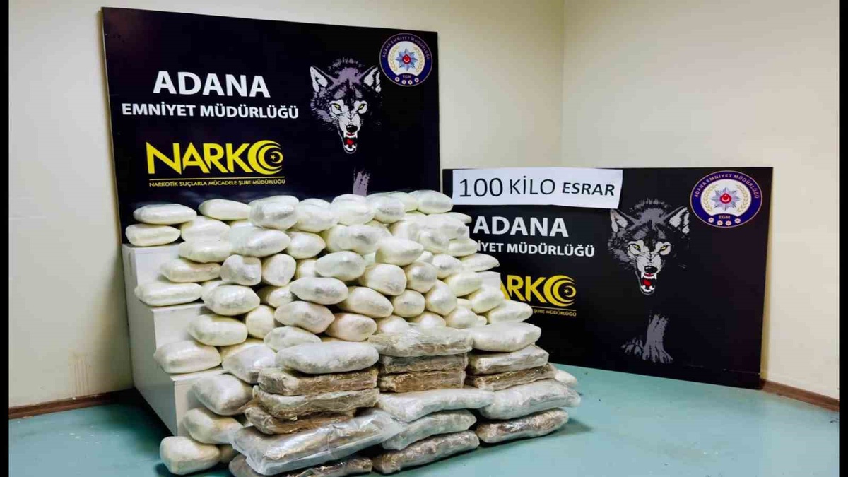 Adana'da depodaki bavullarda 100 kilogram esrar ele geçirildi, 3 şüpheli tutuklandı