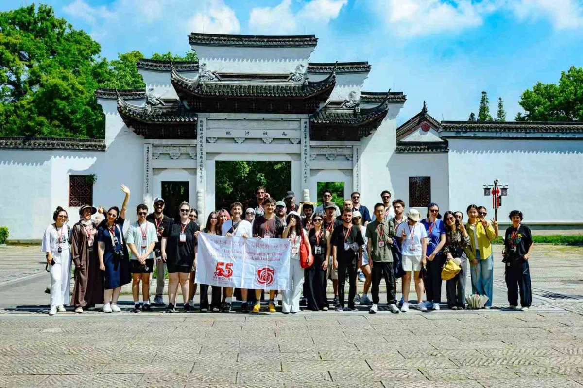 Anadolu Üniversitesi öğrencisi Esmanur Şen, Çin'e Seyahat ve Fotoğraf'ta birinci oldu
