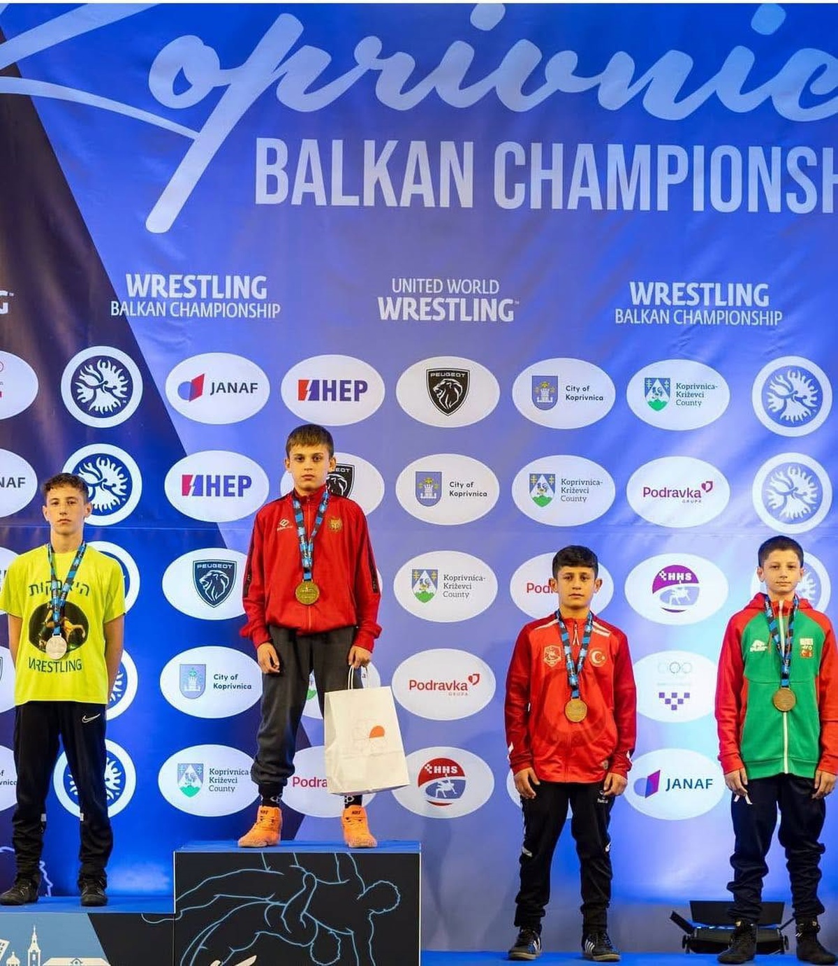 Anzor Yasin, U15 Grekoromen Güreş Balkan Şampiyonası'nda bronz madalya kazandı