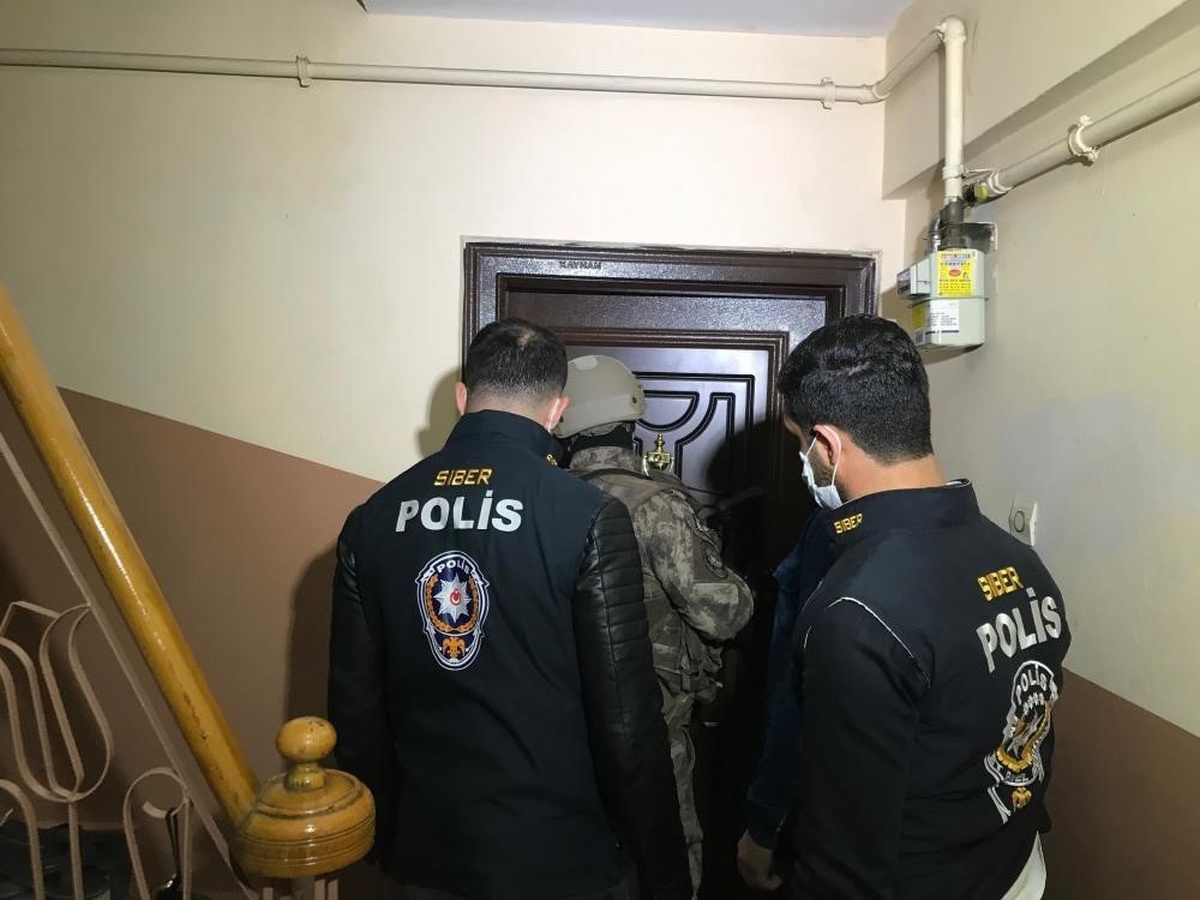 Aydın'da müstehcenlik operasyonunda gözaltına alınan 9 şüpheliden 2'si tutuklandı