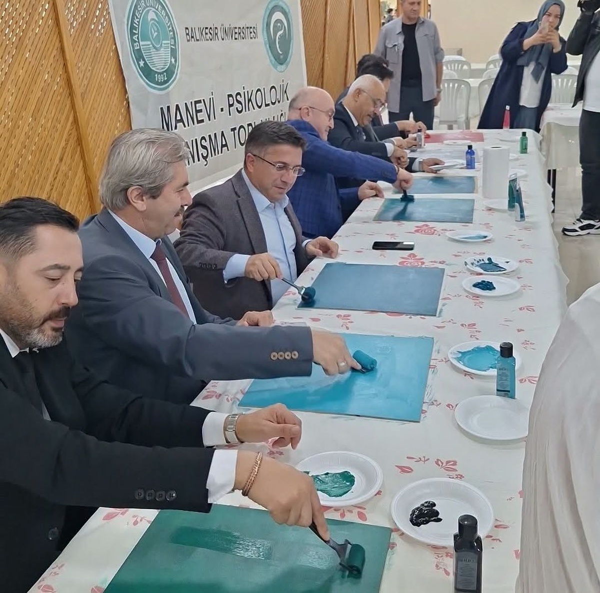 Balıkesir Üniversitesi Gazze için hat boyama etkinliği düzenledi