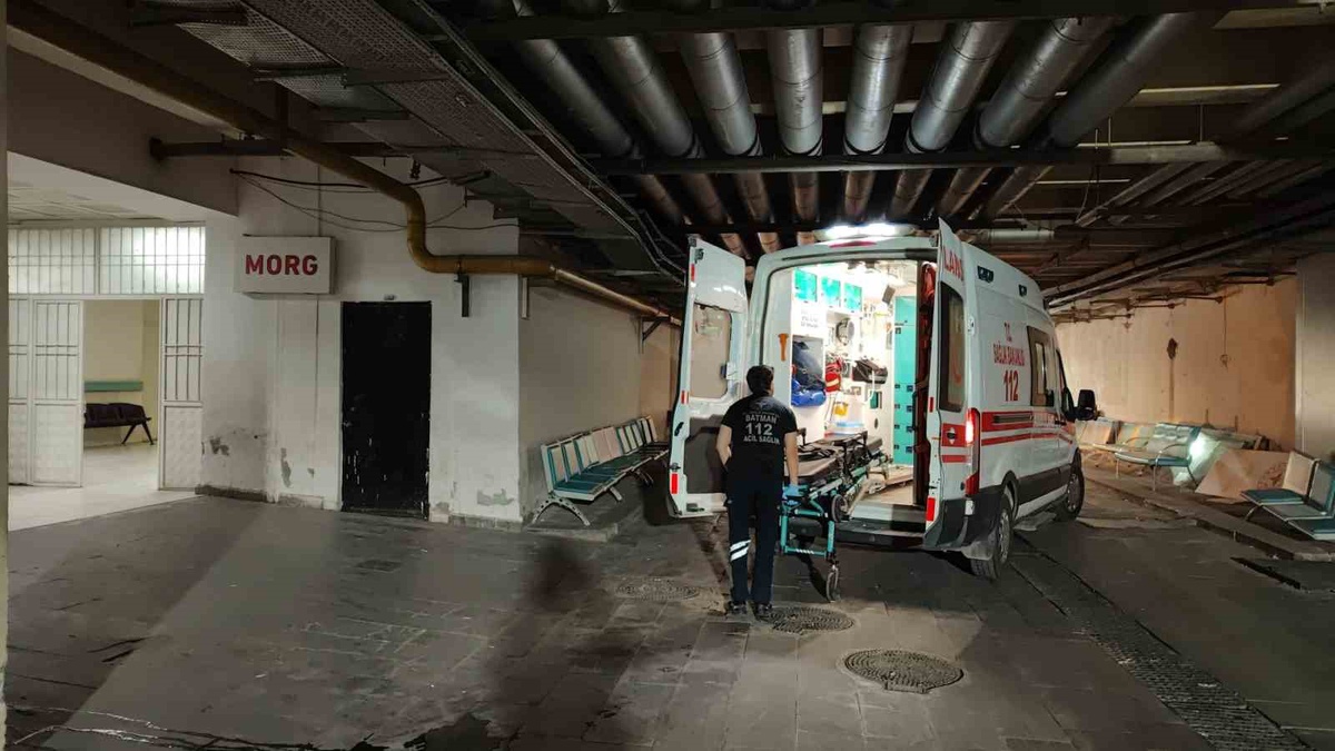 Batman Kozluk'ta balkon yıkayan 53 yaşındaki kadın akıma kapılarak yaşamını yitirdi