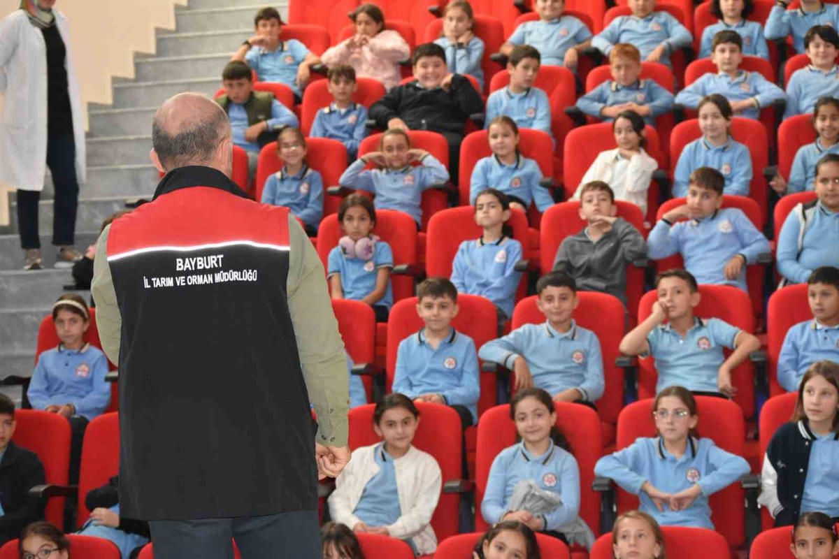 Bayburt'ta Süleyman Ersoy İlkokulu öğrencilerine gıda kaybı ve israfı eğitimi verildi