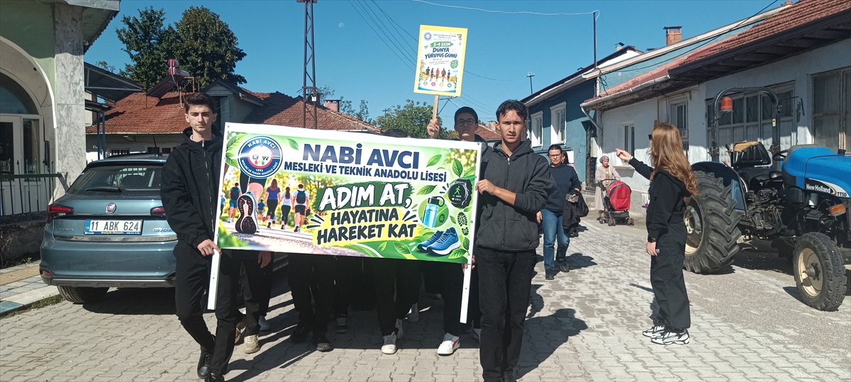 Bilecik Pazaryeri'nde Dünya Yürüyüş Günü için 3 kilometrelik yürüyüş yapıldı