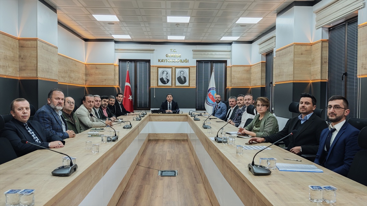 Bolu'da polis eşleri, Dünya Yaşlılar Günü'nde yaşlılarla bir araya geldi