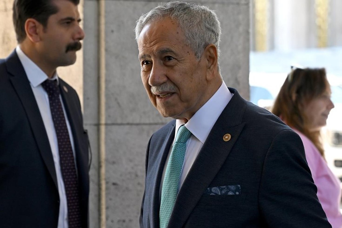 Bülent Arınç'tan fon krizi çıkışı: 800 milyarlık kayıp var, toplanacak para 8 milyar bile değil