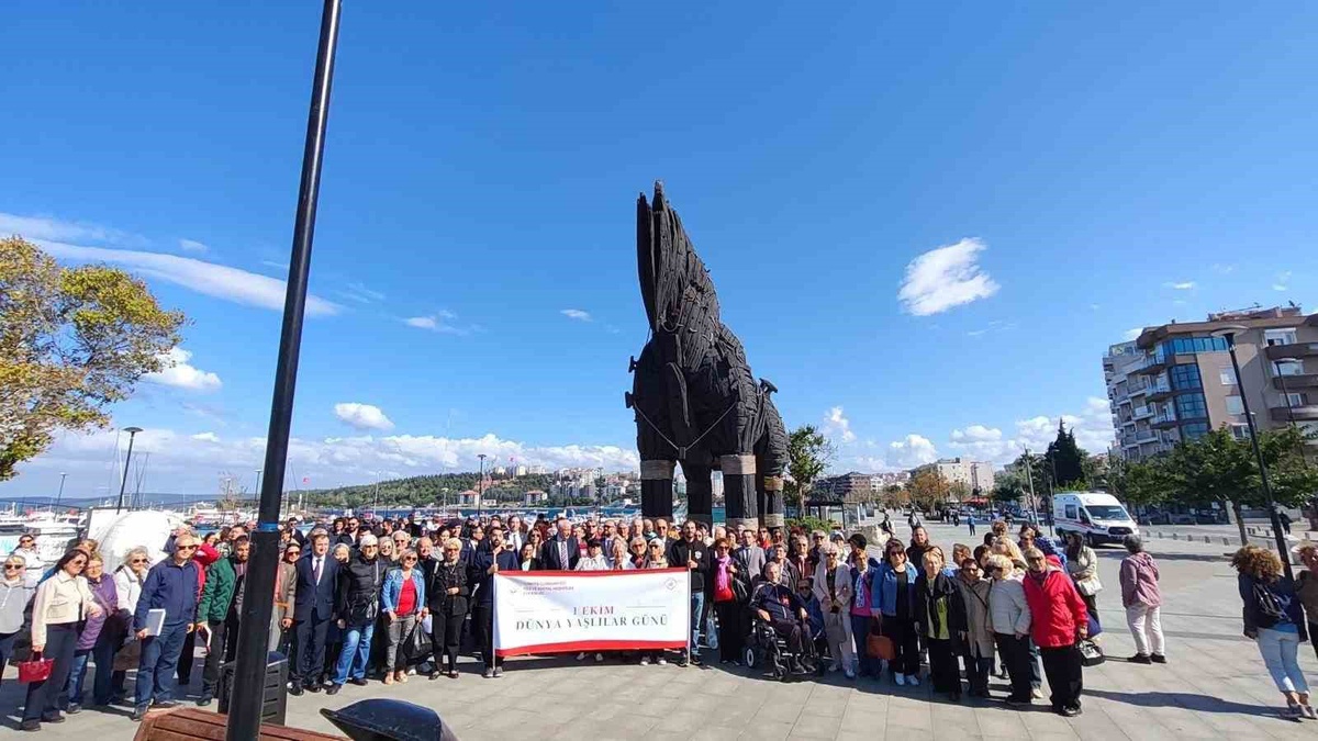 Çanakkale’de Dünya Yaşlılar Günü 81 ilde eş zamanlı yürüyüşle kutlandı