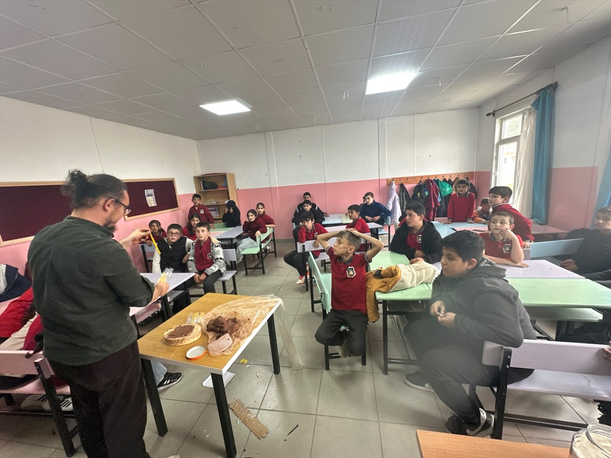 Çorum Alaca'da Ceritler Ortaokulu öğrencilerine bilim ve teknoloji eğitimi verildi