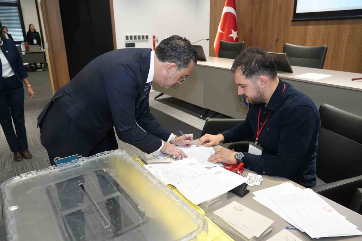 Denizli Sanayi Odası'nda seçim başladı, Selim Kasapoğlu tek aday olarak yarışıyor