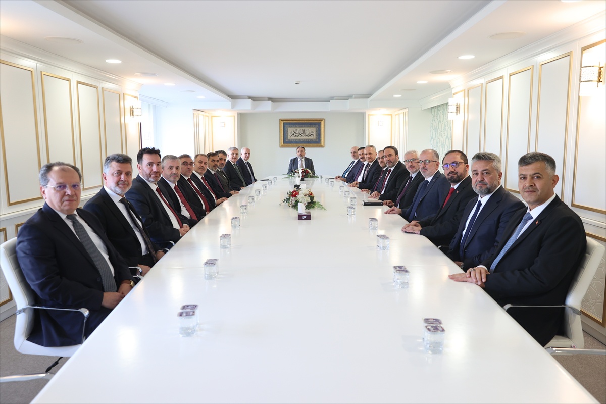 Diyanet İşleri Başkanı Safi Arpaguş, yeni il müftülerine başarı diledi