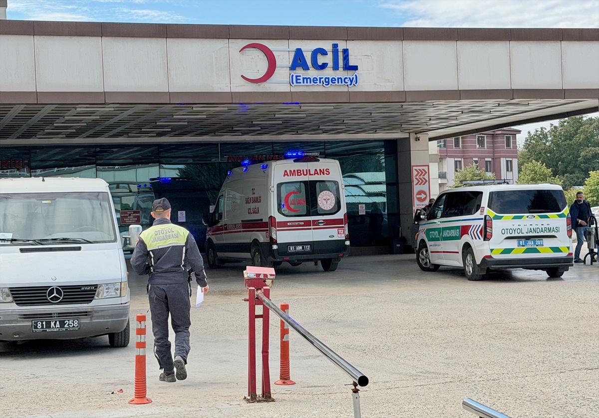 Düzce'de fabrikada 25 işçi gıda zehirlenmesi şüphesiyle tedavi altına alındı